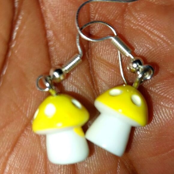 Hand crafted mushroom dingle earrings - Picture 3 of 5